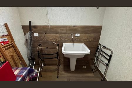 Casa à venda com 198m², 4 quartos e 2 vagas Casa à venda com 198m², 4 quartos e 2 vagasÁrea de Serviço
