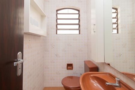 Casa à venda com 280m², 4 quartos e 4 vagasLavabo