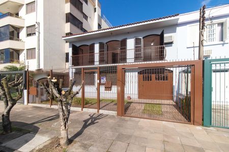 Casa à venda com 280m², 4 quartos e 4 vagasFachada