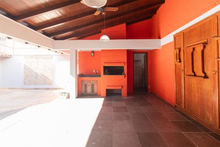 Casa à venda com 280m², 4 quartos e 4 vagasQuintal