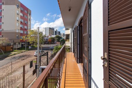 Casa à venda com 280m², 4 quartos e 4 vagasVaranda