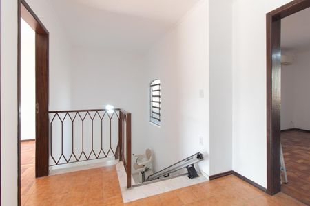Casa à venda com 280m², 4 quartos e 4 vagasCorredor