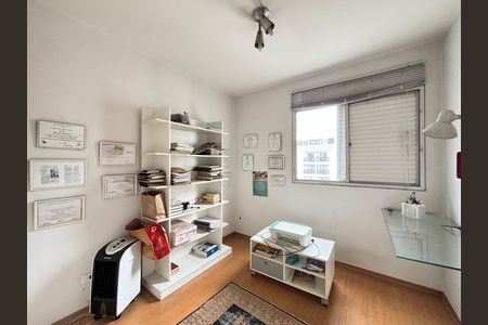Quarto 1 de apartamento à venda com 2 quartos, 70m² em Indianópolis, São Paulo