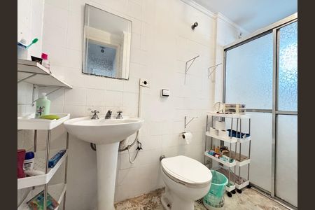 Apartamento à venda com 70m², 2 quartos e 1 vaga Apartamento à venda com 70m², 2 quartos e 1 vagaBanheiro social
