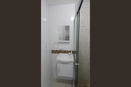 Banheiro social  de casa para alugar com 1 quarto, 60m² em Jardim Caiçara, Cabo Frio