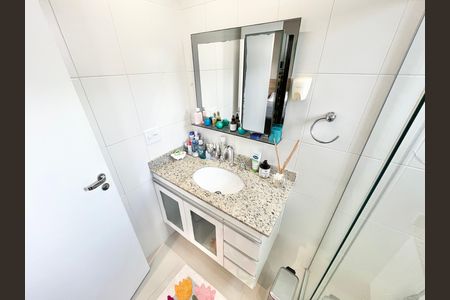Apartamento à venda com 85m², 3 quartos e 2 vagas Apartamento à venda com 85m², 3 quartos e 2 vagasBanheiro da Suíte
