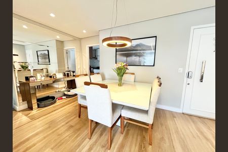 Apartamento à venda com 85m², 3 quartos e 2 vagas Apartamento à venda com 85m², 3 quartos e 2 vagasSala