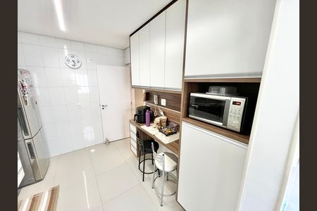 Apartamento à venda com 85m², 3 quartos e 2 vagas Apartamento à venda com 85m², 3 quartos e 2 vagasCozinha