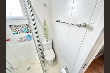 Apartamento à venda com 85m², 3 quartos e 2 vagas Apartamento à venda com 85m², 3 quartos e 2 vagasBanheiro da Suíte