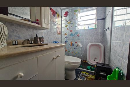 Casa à venda com 160m², 3 quartos e 2 vagasBanheiro 