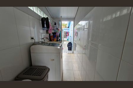 Casa à venda com 160m², 3 quartos e 2 vagasLavanderia 