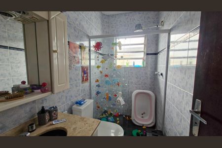 Casa à venda com 160m², 3 quartos e 2 vagasBanheiro