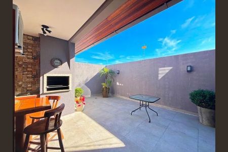 Casa para alugar com 160m², 3 quartos e 2 vagas