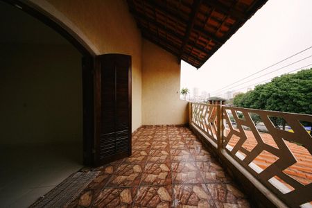 Casa à venda com 111m², 3 quartos e 2 vagasSacada do Quarto 1
