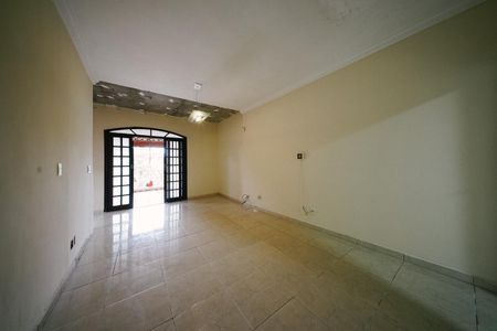 Casa à venda com 111m², 3 quartos e 2 vagasSala