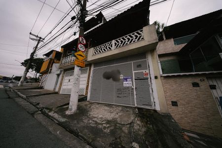 Casa à venda com 111m², 3 quartos e 2 vagasFachada