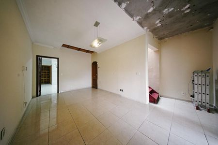 Sala de casa à venda com 3 quartos, 111m² em Vila Euthalia, São Paulo