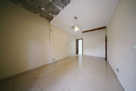Sala de casa à venda com 3 quartos, 111m² em Vila Euthalia, São Paulo