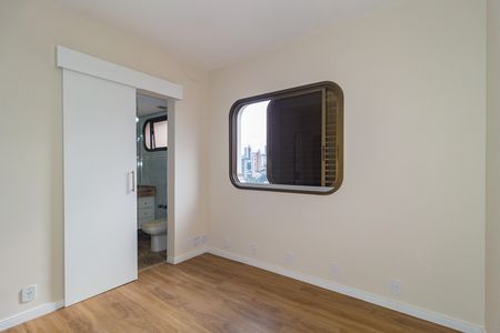 Apartamento à venda com 175m², 3 quartos e 3 vagas Apartamento à venda com 175m², 3 quartos e 3 vagasSuíte 1
