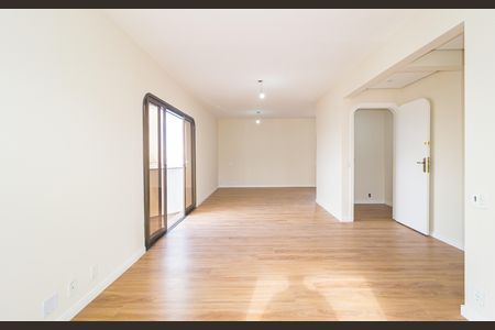 Apartamento à venda com 175m², 3 quartos e 3 vagas Apartamento à venda com 175m², 3 quartos e 3 vagasSala