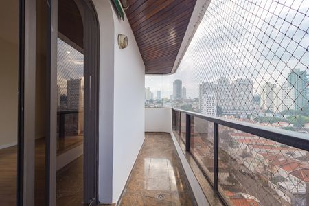 Apartamento à venda com 175m², 3 quartos e 3 vagas Apartamento à venda com 175m², 3 quartos e 3 vagasVaranda