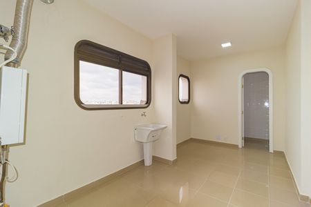 Apartamento à venda com 175m², 3 quartos e 3 vagas Apartamento à venda com 175m², 3 quartos e 3 vagasÁrea de Serviço