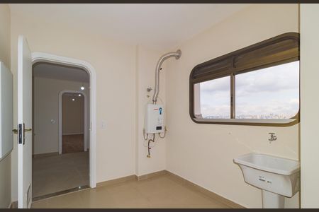 Apartamento à venda com 175m², 3 quartos e 3 vagas Apartamento à venda com 175m², 3 quartos e 3 vagasÁrea de Serviço