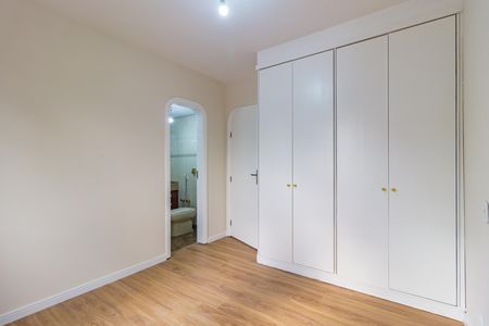 Apartamento à venda com 175m², 3 quartos e 3 vagas Apartamento à venda com 175m², 3 quartos e 3 vagasSuíte 2