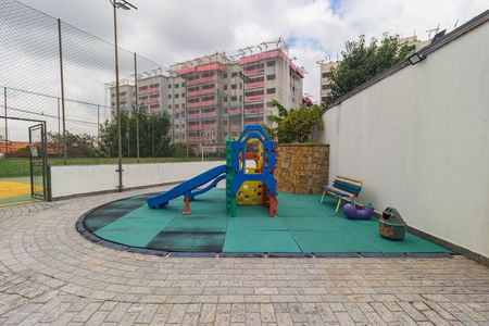 Apartamento à venda com 175m², 3 quartos e 3 vagas Apartamento à venda com 175m², 3 quartos e 3 vagasPlayground