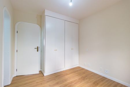 Apartamento à venda com 175m², 3 quartos e 3 vagas Apartamento à venda com 175m², 3 quartos e 3 vagasSuíte 2