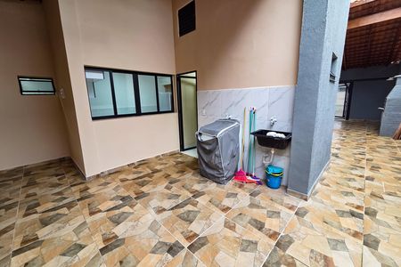 Casa para alugar com 133m², 2 quartos e 2 vagas Casa para alugar com 133m², 2 quartos e 2 vagasÁrea de Serviço