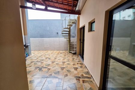 Casa para alugar com 133m², 2 quartos e 2 vagas Casa para alugar com 133m², 2 quartos e 2 vagasÁrea de Serviço