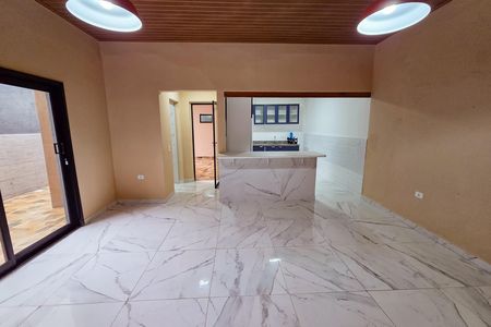 Casa para alugar com 133m², 2 quartos e 2 vagas Casa para alugar com 133m², 2 quartos e 2 vagasSala