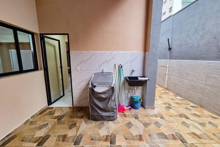 Área de Serviço de casa para alugar com 2 quartos, 133m² em Jardim Lunamar, Praia Grande