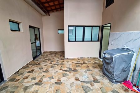 Casa para alugar com 133m², 2 quartos e 2 vagas Casa para alugar com 133m², 2 quartos e 2 vagasÁrea de Serviço
