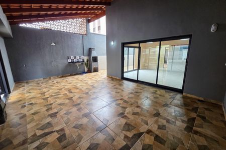 Casa para alugar com 133m², 2 quartos e 2 vagas Casa para alugar com 133m², 2 quartos e 2 vagasGaragem