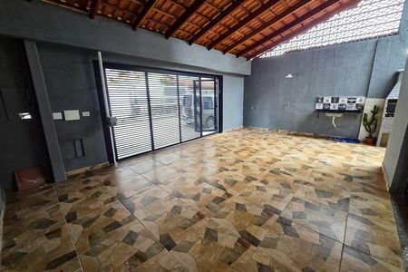 Garagem de casa para alugar com 2 quartos, 133m² em Jardim Lunamar, Praia Grande