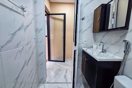 Casa para alugar com 133m², 2 quartos e 2 vagas Casa para alugar com 133m², 2 quartos e 2 vagasBanheiro