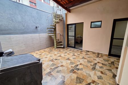 Casa para alugar com 133m², 2 quartos e 2 vagas Casa para alugar com 133m², 2 quartos e 2 vagasÁrea de Serviço