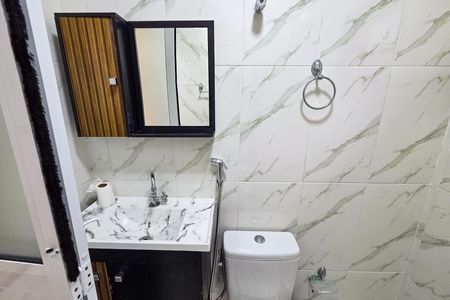 Casa para alugar com 133m², 2 quartos e 2 vagas Casa para alugar com 133m², 2 quartos e 2 vagasBanheiro