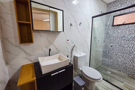Banheiro da Suíte 1 de casa para alugar com 2 quartos, 133m² em Jardim Lunamar, Praia Grande