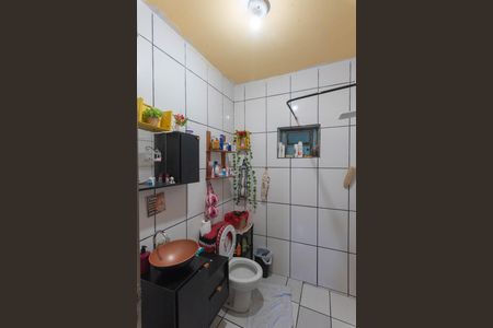 Casa à venda com 300m², 2 quartos e 2 vagas Casa à venda com 300m², 2 quartos e 2 vagasBanheiro
