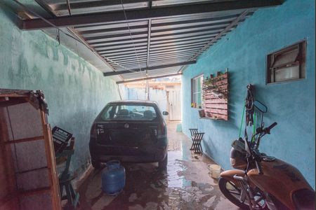 Casa à venda com 300m², 2 quartos e 2 vagas Casa à venda com 300m², 2 quartos e 2 vagasGaragem