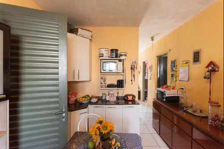 Casa à venda com 300m², 2 quartos e 2 vagas Casa à venda com 300m², 2 quartos e 2 vagasCozinha