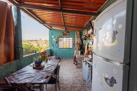 Casa à venda com 300m², 2 quartos e 2 vagas Casa à venda com 300m², 2 quartos e 2 vagasChurrasqueira