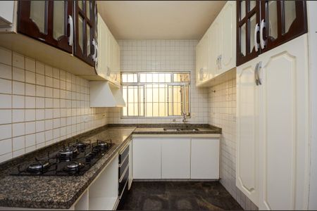 Casa para alugar com 200m², 4 quartos e 1 vaga Casa para alugar com 200m², 4 quartos e 1 vagaCozinha