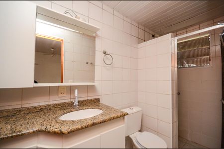 Casa para alugar com 200m², 4 quartos e 1 vaga Casa para alugar com 200m², 4 quartos e 1 vagaSuíte 1 - Banheiro