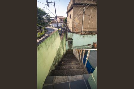 Casa para alugar com 100m², 2 quartos e sem vaga Casa para alugar com 100m², 2 quartos e sem vagaEscada