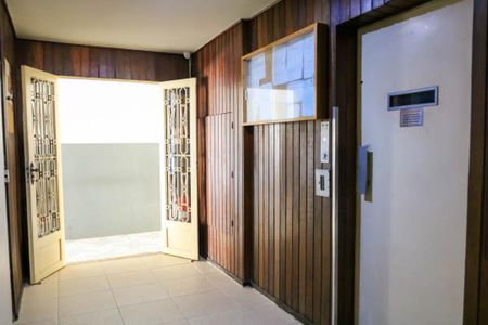 Apartamento para alugar com 200m², 3 quartos e 2 vagas Apartamento para alugar com 200m², 3 quartos e 2 vagasPortaria