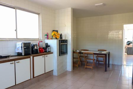 Apartamento para alugar com 200m², 3 quartos e 2 vagas Apartamento para alugar com 200m², 3 quartos e 2 vagasCozinha